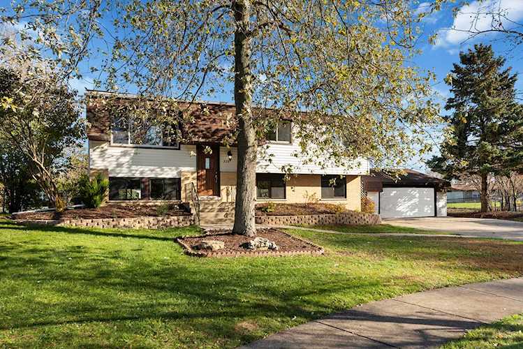 335 Gehrig Circle Bolingbrook, IL 60440
