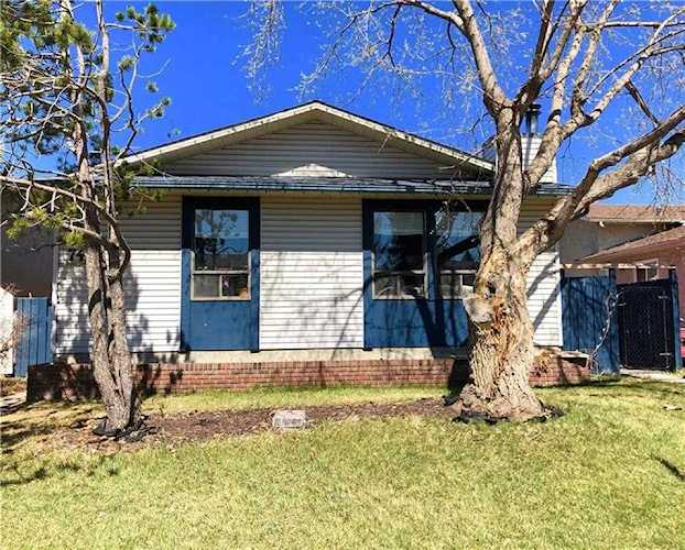 748 Pinecliff Road NE Calgary, AB T1Y 3X1