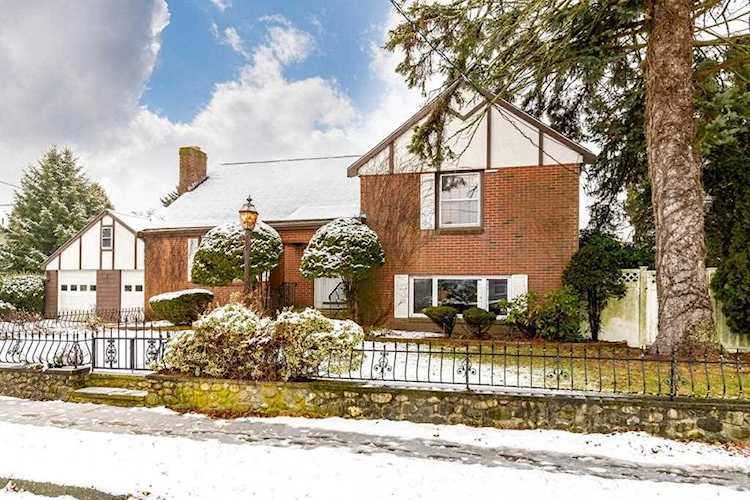 6 Walsh Ave Peabody, MA 01960