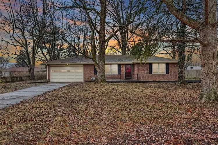 5330 Broadmoor Plaza Indianapolis, IN 46228 | MLS 21694680 Photo 1