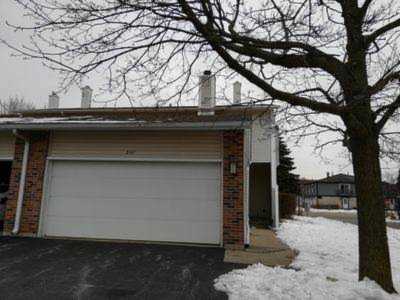 647 Martin Ln Deerfield, IL 60015