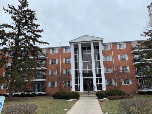 1050 N Farnsworth Ave #308 Aurora, IL 60505