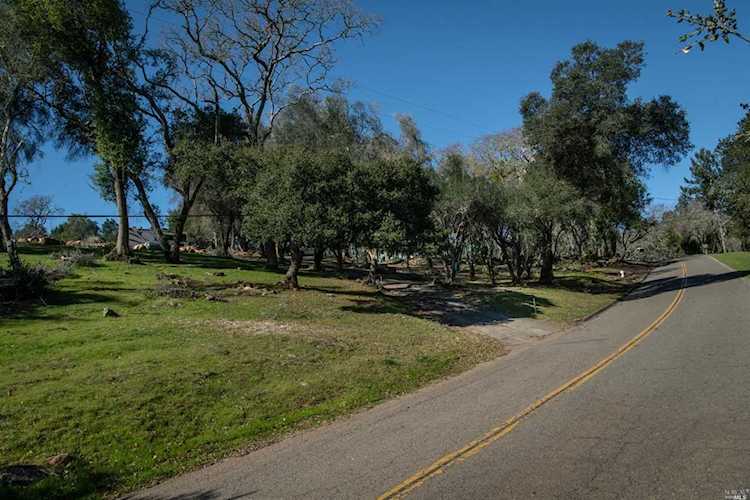 2900 Rollo Road Santa Rosa, CA 95404