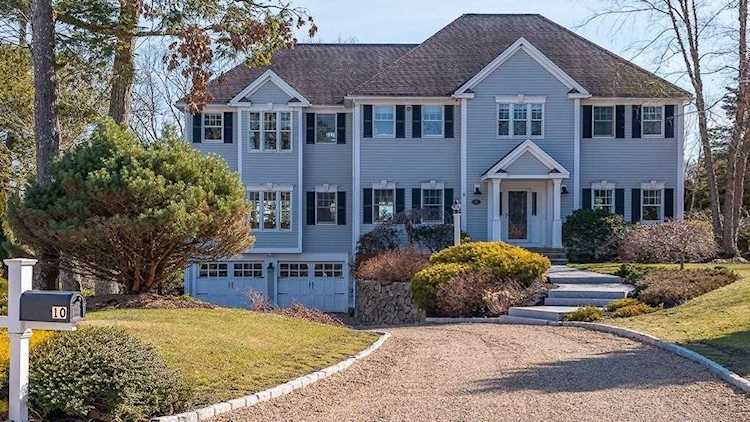10 Onion River Road Wenham, MA 01984