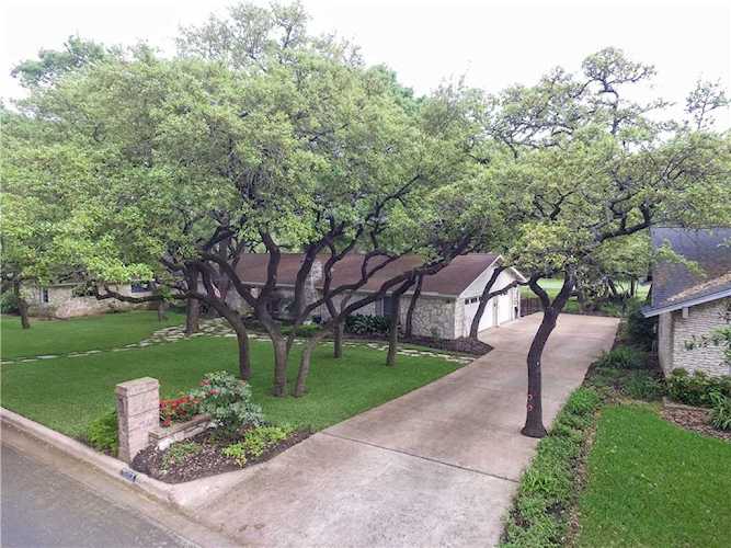 9303 Clearock Dr Austin, TX 78750