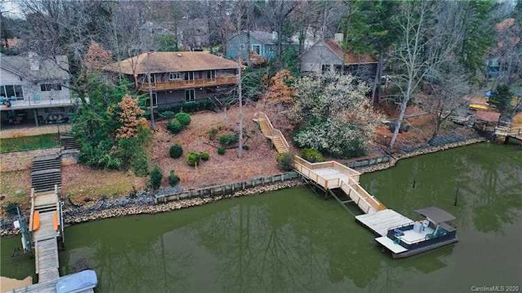 1113 Palmyra Dr Tega Cay, SC 29708