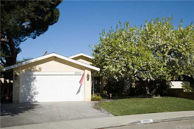 23515 Via Chantilly Valencia, CA 91355