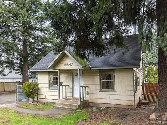 15847 NE Glisan St Portland, OR 97230