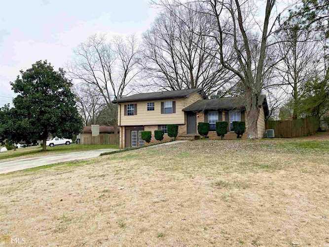 1417 Sunnybrook Dr Jonesboro, GA 30236