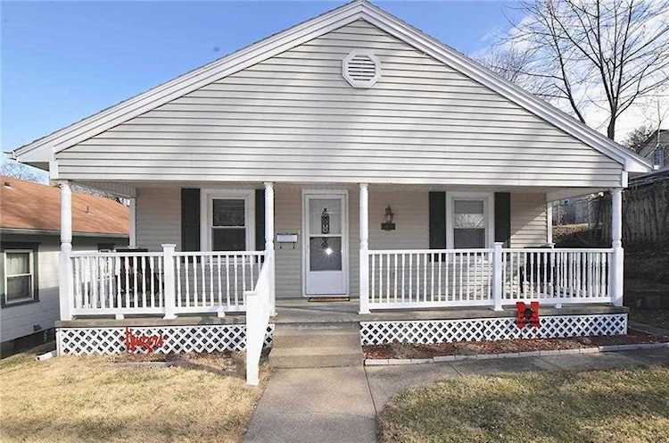 1611 S 24th St St Joseph, MO 64504