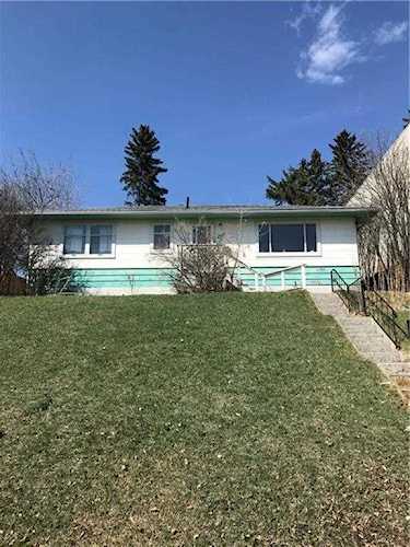 2128 9 Avenue NW Calgary, AB T2N 1E4