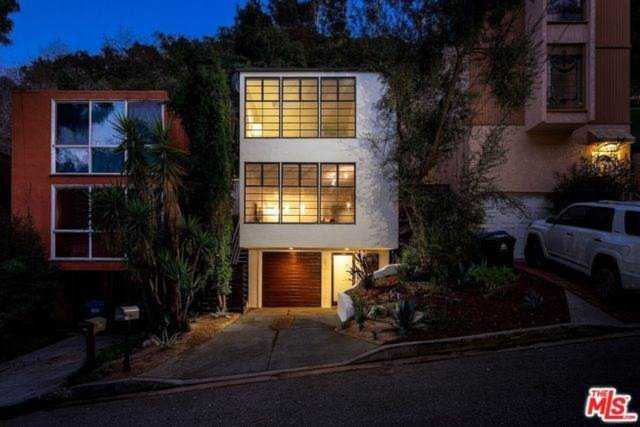 8822 Wonderland Avenue Los Angeles, CA 90046