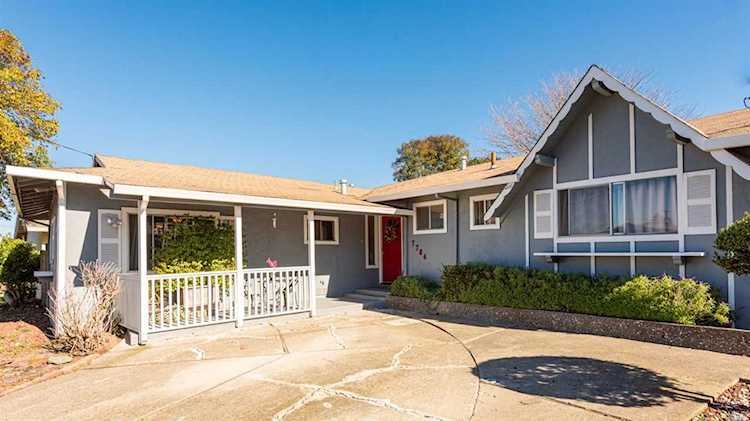 7784 Burton Avenue Rohnert Park, CA 94928