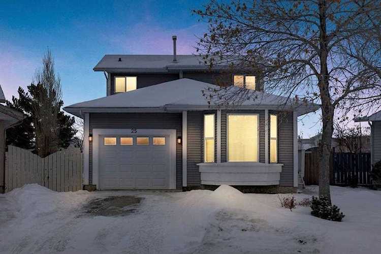 25 Erin Green Place SE Calgary, AB T2B 3C2