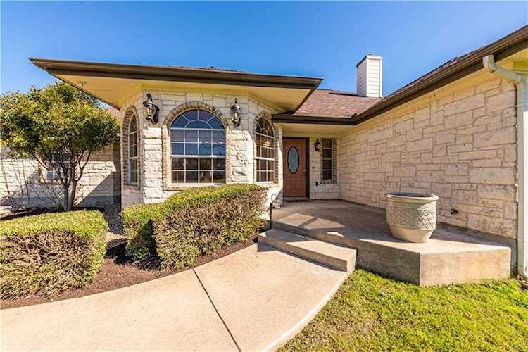 107 Lakeview Ln Georgetown, TX 78633