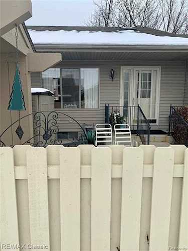 62330 Arlington Circle #4 South Lyon, MI 48178