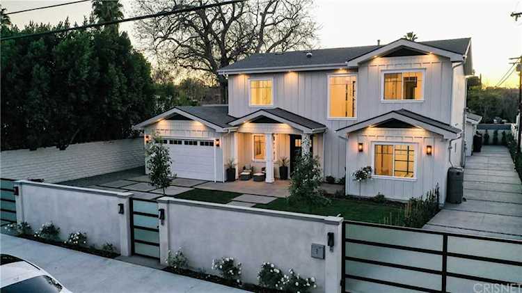 5537 S Vanalden Avenue Tarzana, CA 91356
