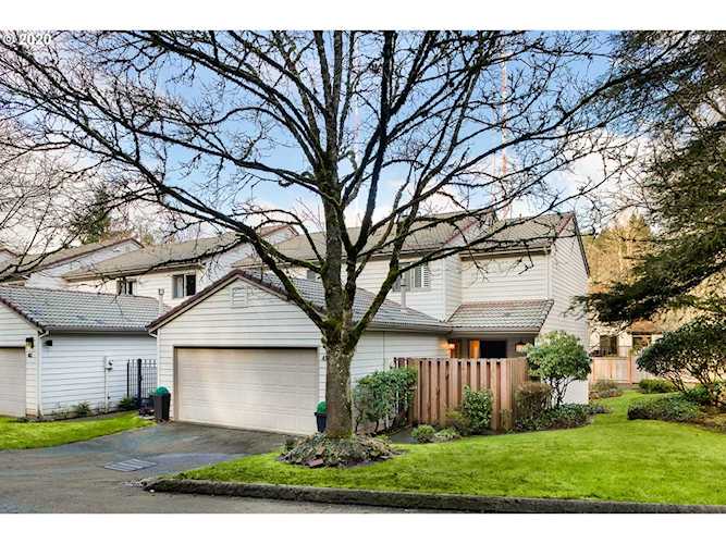 418 SW 70th Ter Portland, OR 97225