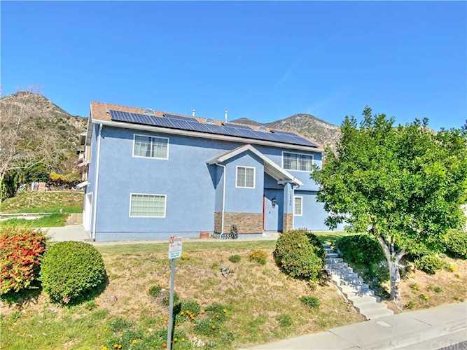 13956 Simshaw Avenue Sylmar, CA 91342