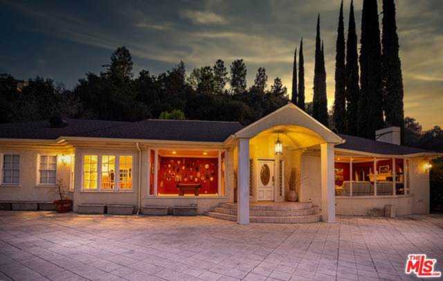 3261 Laurel Canyon Studio City, CA 91604