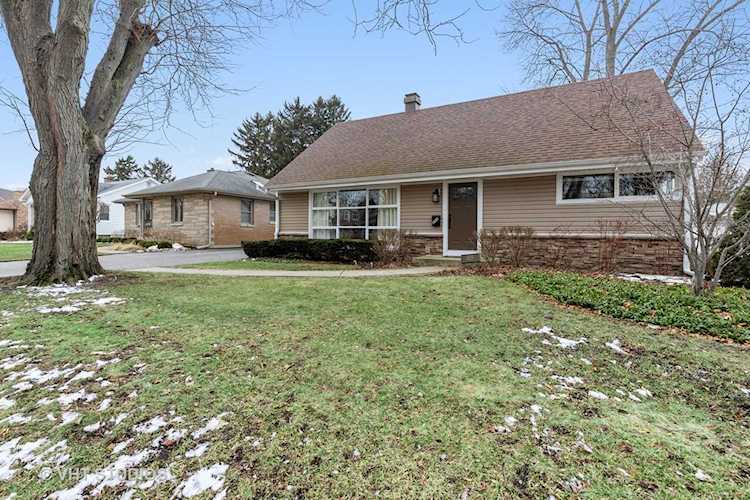 315 Garfield Ave Libertyville, IL 60048