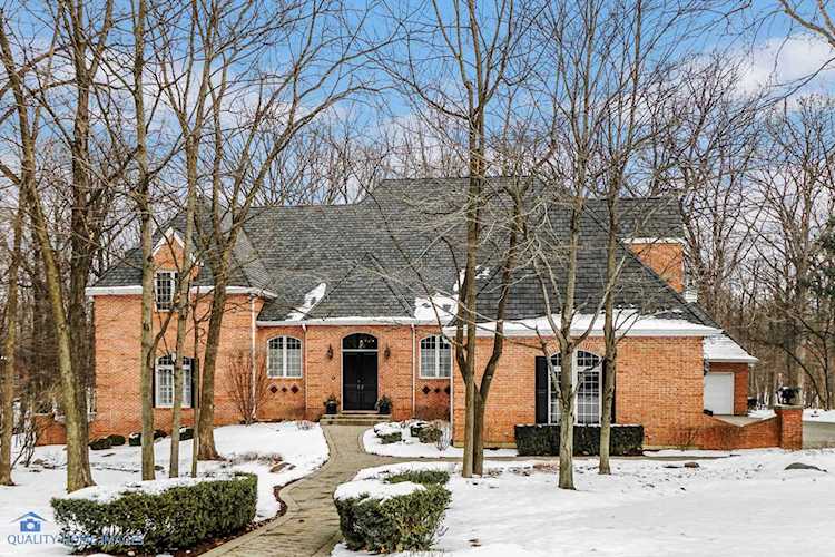 1027 S Butternut Circle Frankfort, IL 60423