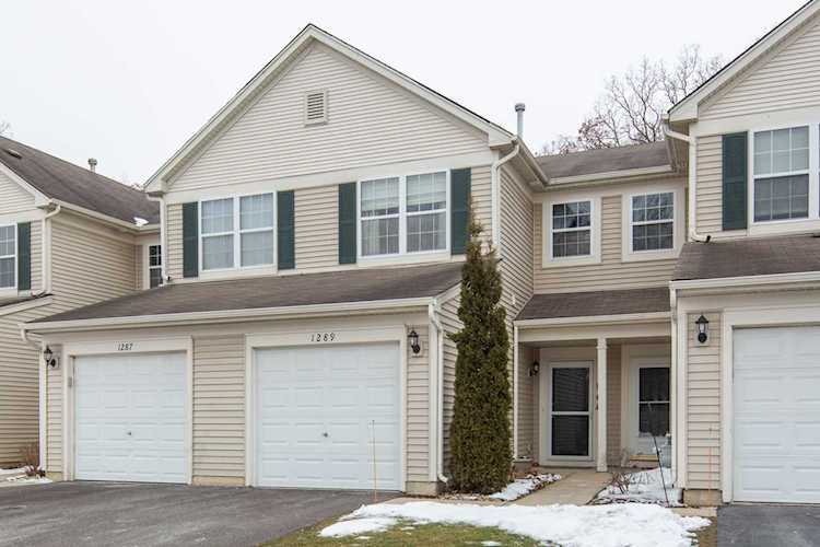 1289 Brookdale Dr Carpentersville, IL 60110