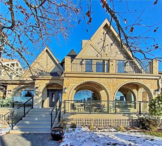608 Crescent Road NW Calgary, AB T2M 4A6