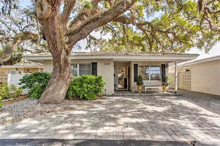 1232 Moonmist Circle #G-6 Sarasota, FL 34242