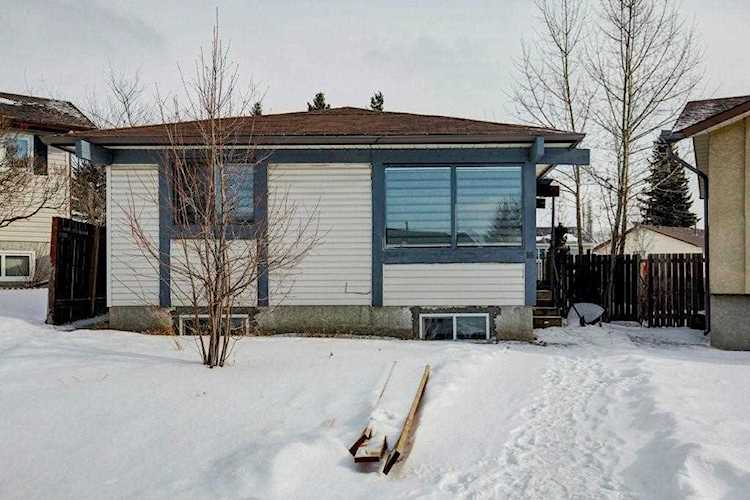 16 Falworth Bay NE Calgary, AB T3J 1E9