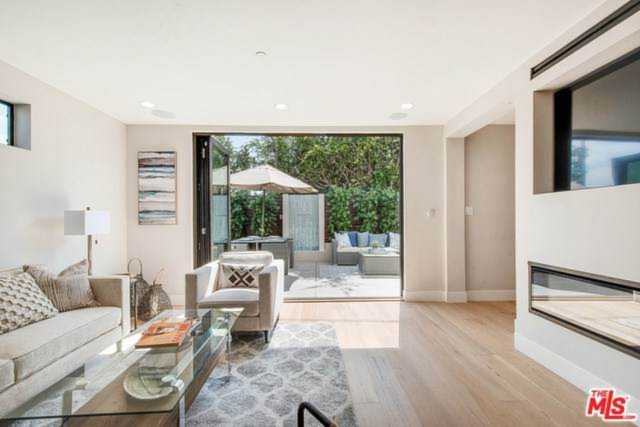 5956 Airdrome Street Los Angeles, CA 90035