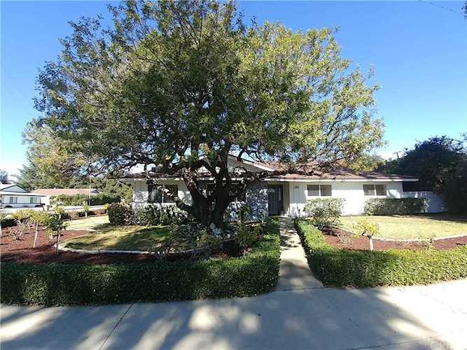 595 Rider Court Claremont, CA 91711