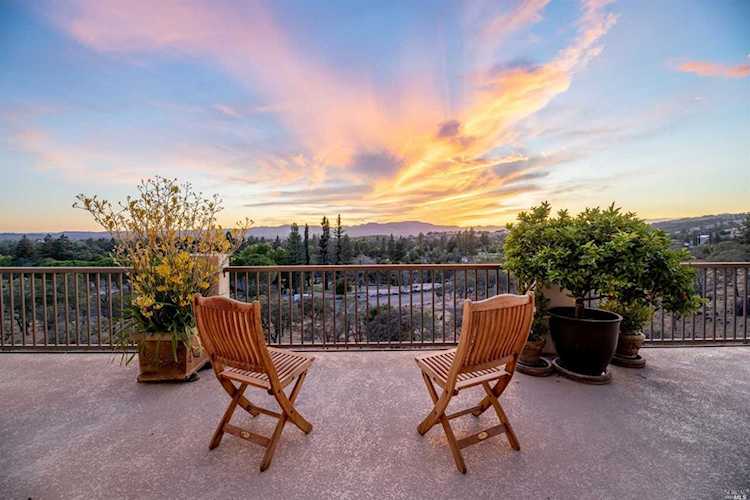 1143 Castle Oaks Drive Napa, CA 94558