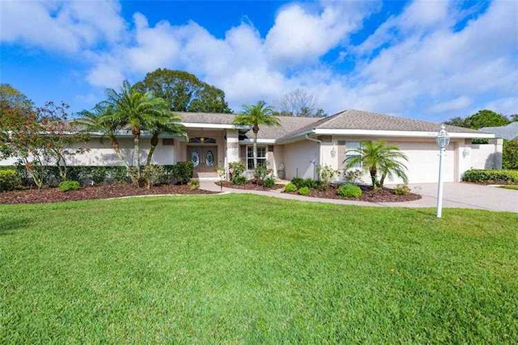 5636 Country Lakes Drive Sarasota, FL 34243