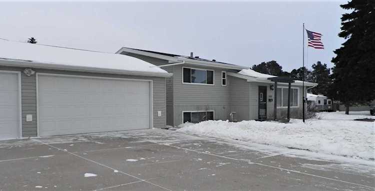 1800 Linda Dr Mandan, ND 58554 | MLS 405222 Photo 1