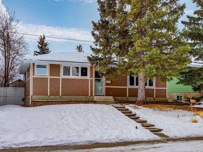 939 Cannock Road SW Calgary, AB T2W 1M6