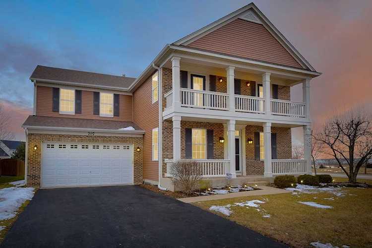 707 Bonaventure Dr Oswego, IL 60543