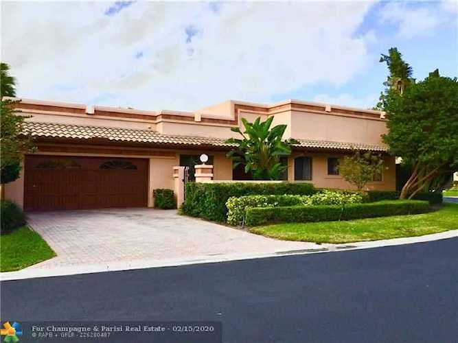 6461 Via Rosa Boca Raton, FL 33433
