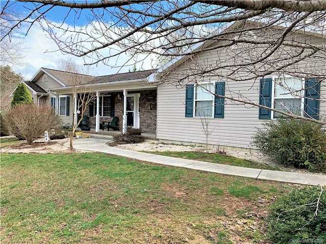202 Cardinal Crest Ln Asheville, NC 28805