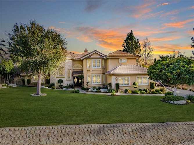 886 Deep Springs Drive Claremont, CA 91711