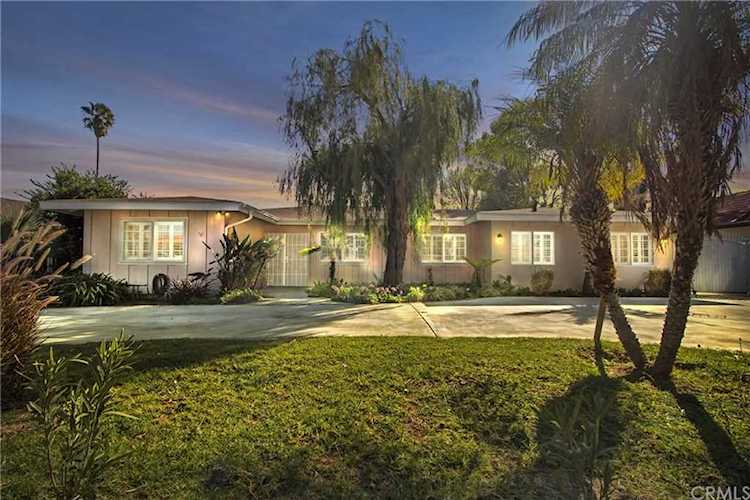 19142 Chase Street Northridge, CA 91324