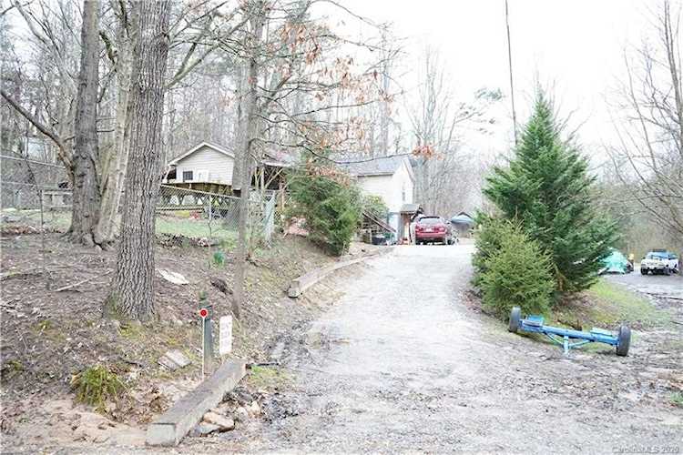 15 Huntley Dr Asheville, NC 28803