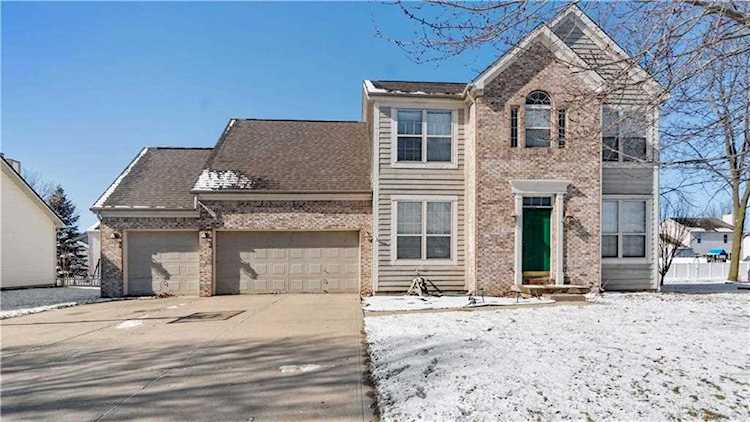 400 Winterwood Drive Avon, IN 46123