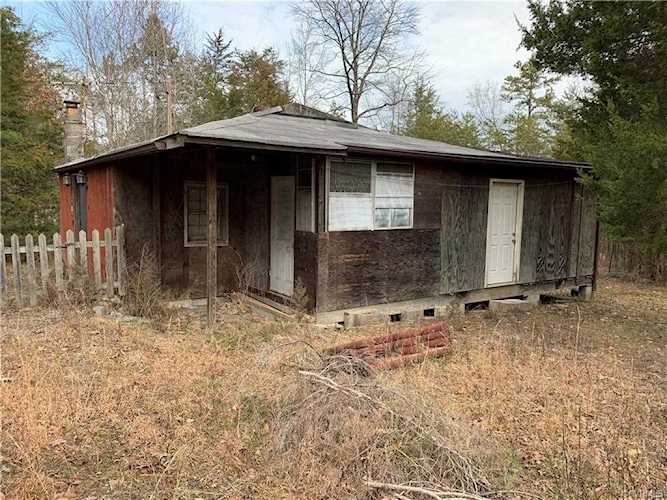 1608 Lakeside Dr Powhatan, VA 23139