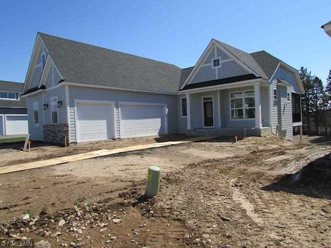32 Summit Farm Lane Gem Lake, MN 55110