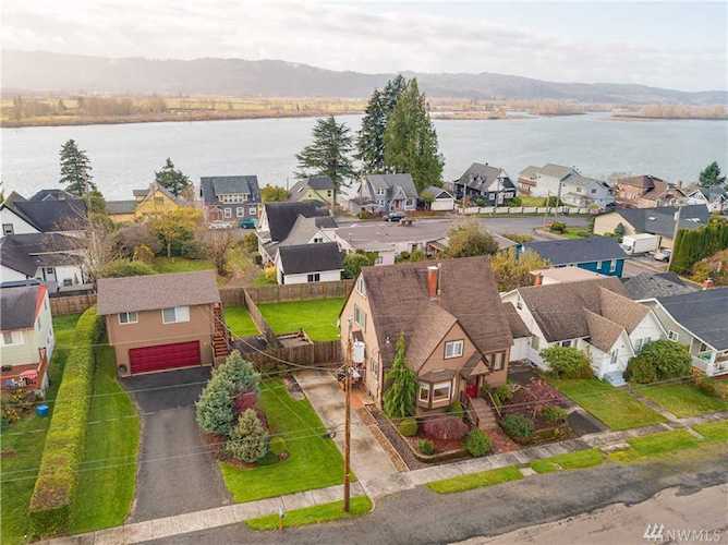 340 S 2nd Cathlamet, WA 98612 MLS# 1542511 | PNWR.com Photo 1