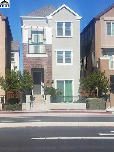 2885 Patcham Cmn Livermore, CA 94550