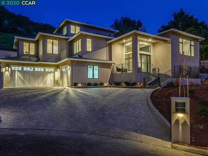 84 Mossbridge Ln Orinda, CA 94563