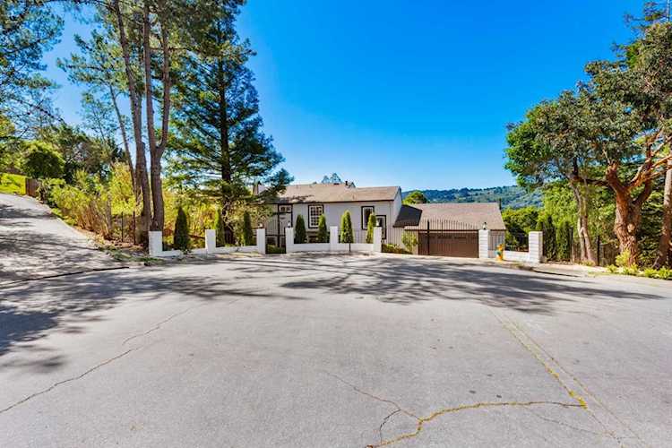 15 Pilarcitos Court Hillsborough, CA 94010