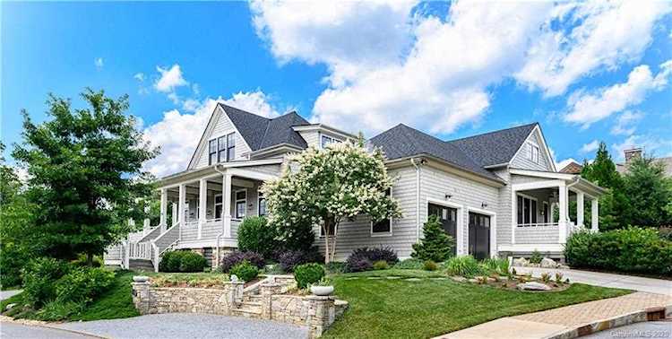 2 Kiftsgate Ct Asheville, NC 28804